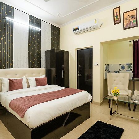 Ventex Inn Lucknow Buitenkant foto