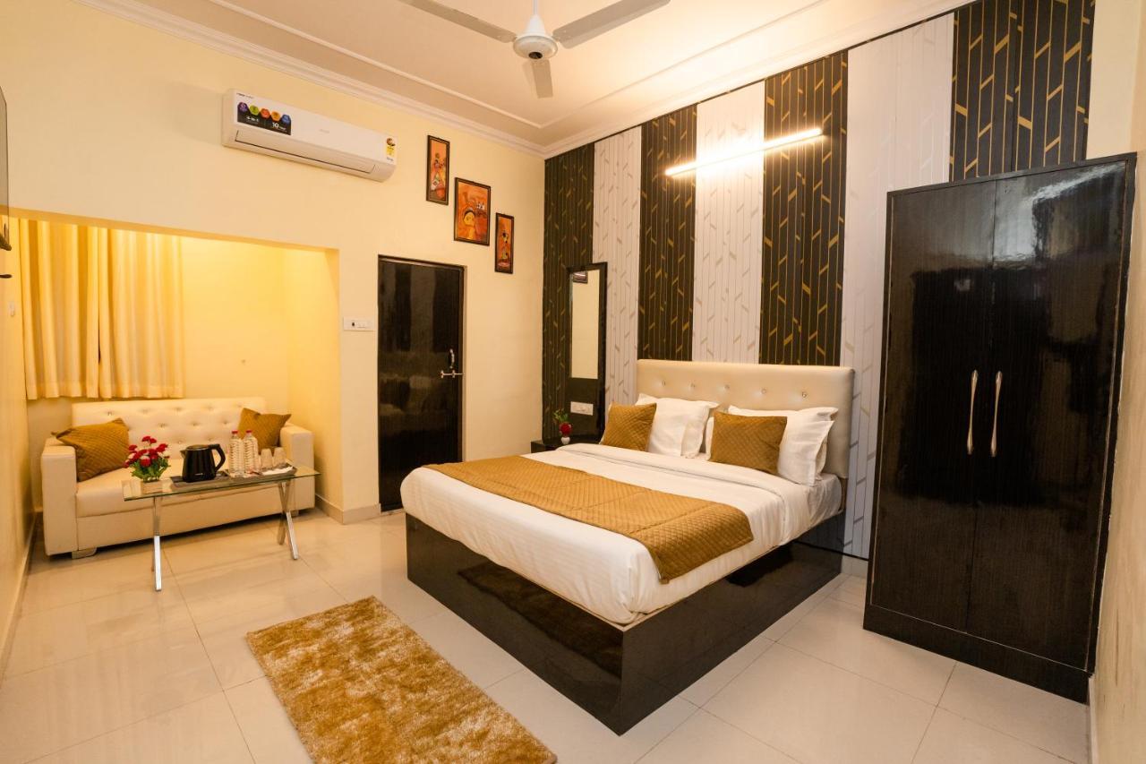 Ventex Inn Lucknow Buitenkant foto